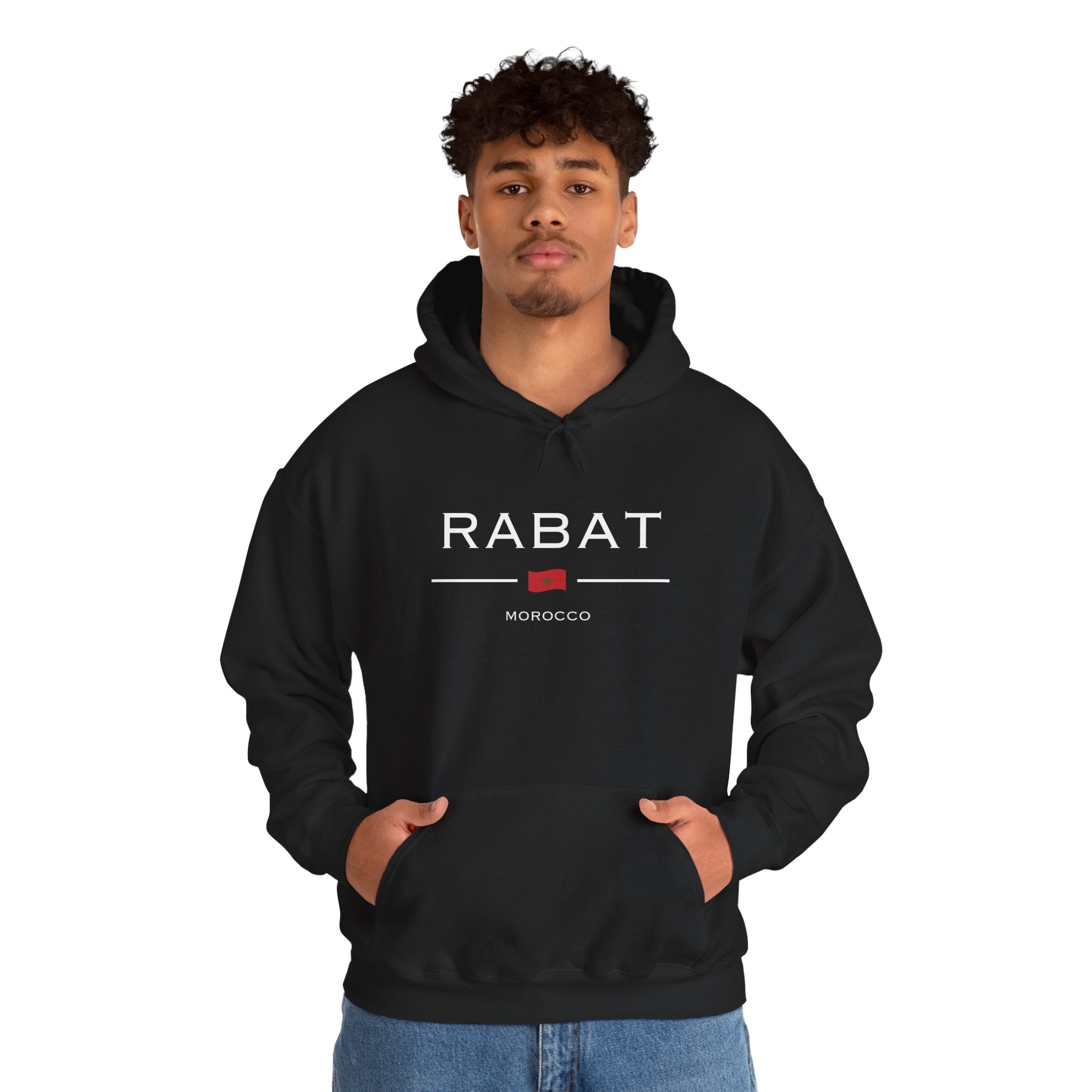 Rabat Hoodie Zwart gedragen door man voorbeeld